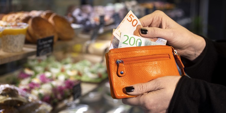 Betaling med sedler i butik